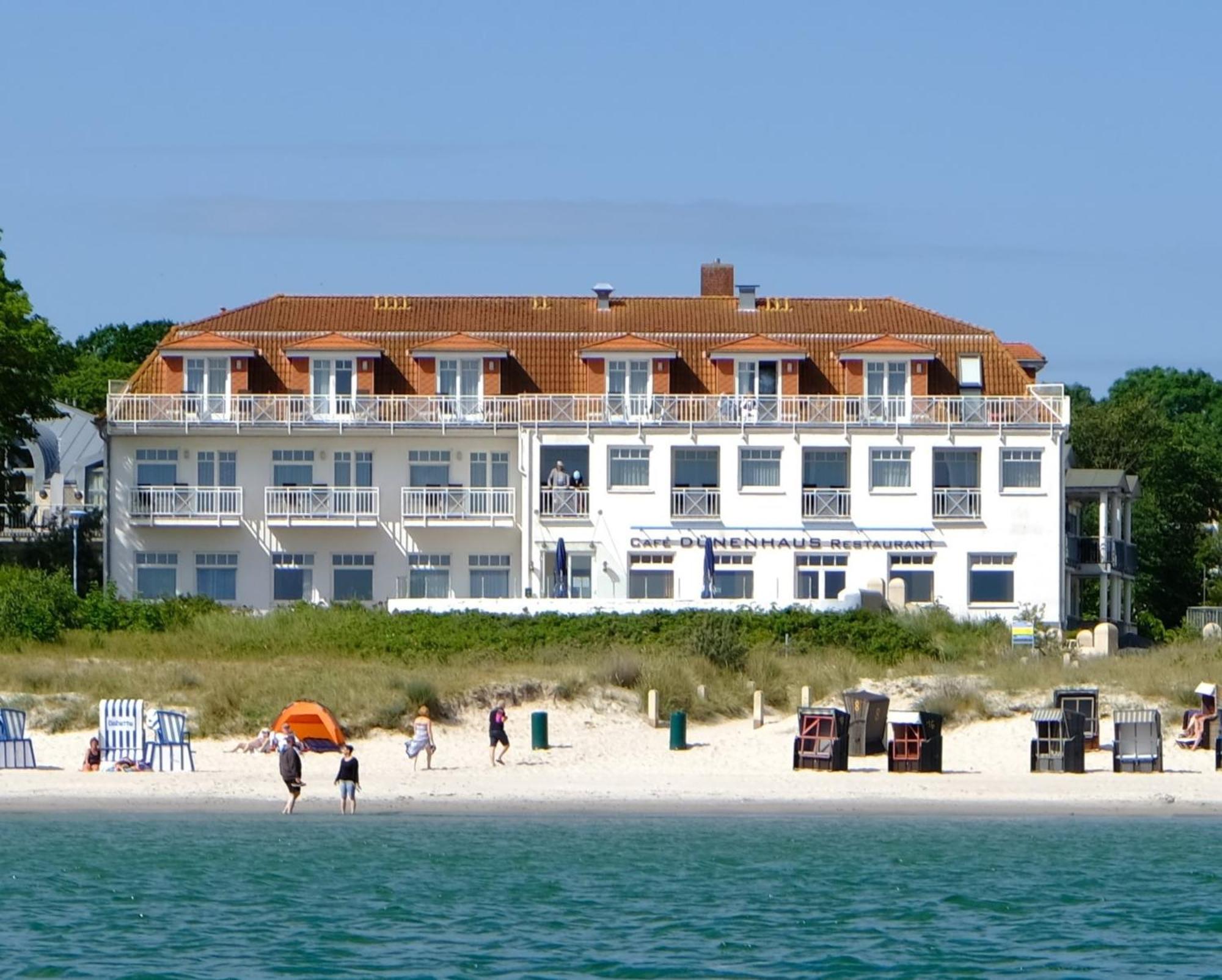 Strandhotel Duenenhaus Juliusruh Buitenkant foto
