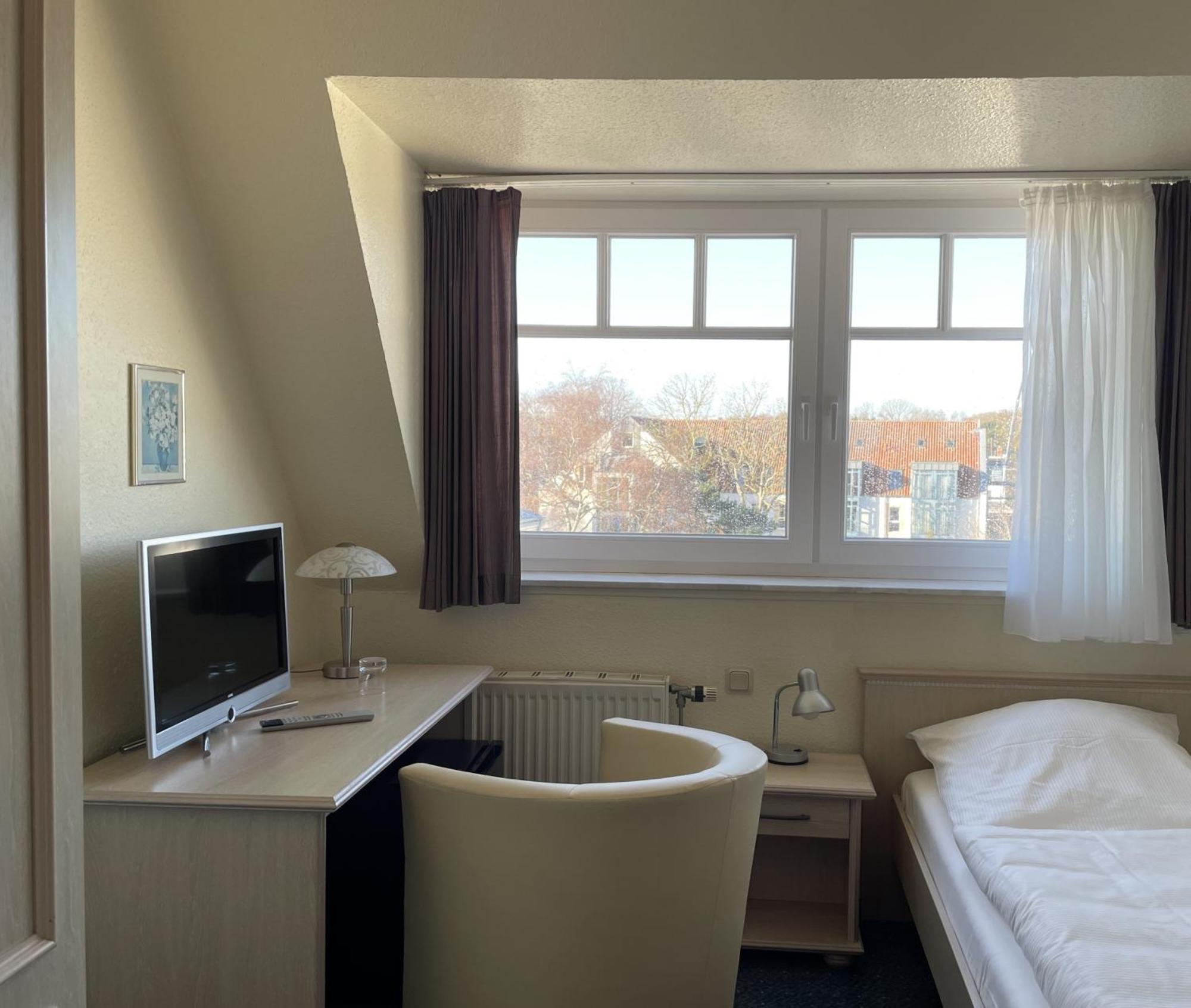 Strandhotel Duenenhaus Juliusruh Buitenkant foto