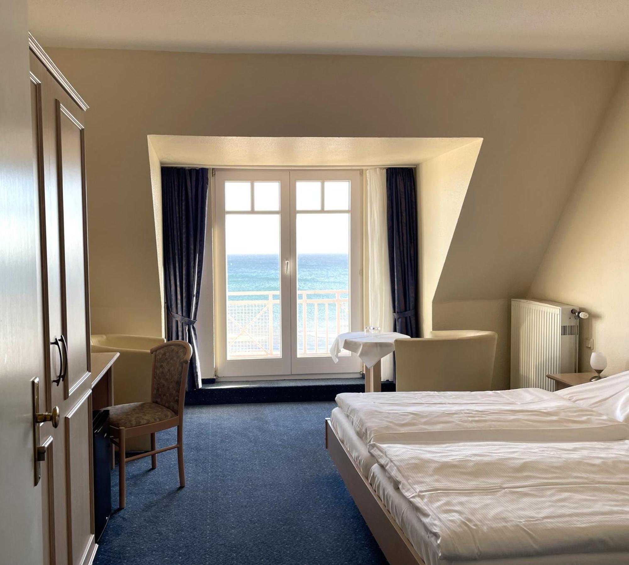 Strandhotel Duenenhaus Juliusruh Kamer foto